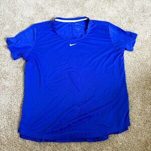 Nike Women's T-Shirt Blue Dri-Fit Size M